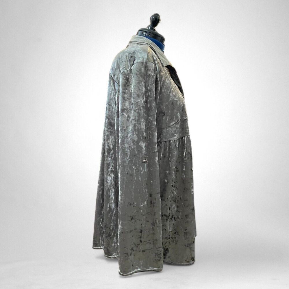 Andree By Unit Crushed Velvet Button Front Embroi… - image 4